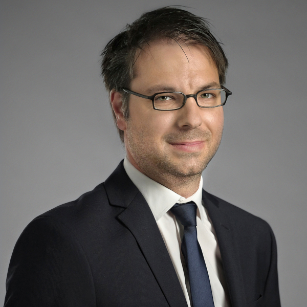 Dr. Daniel Schmid